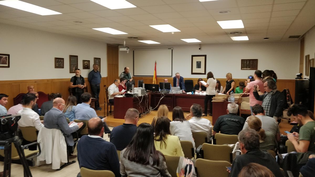 El error en el escrutinio en León: el PP trata de deslegitimar a la mesa electoral y Vox pide que se repitan las elecciones en la ciudad