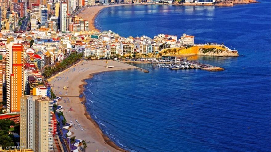 El Ayuntamiento de Benidorm se resiste a dar datos sobre establecimientos comerciales sin licencia