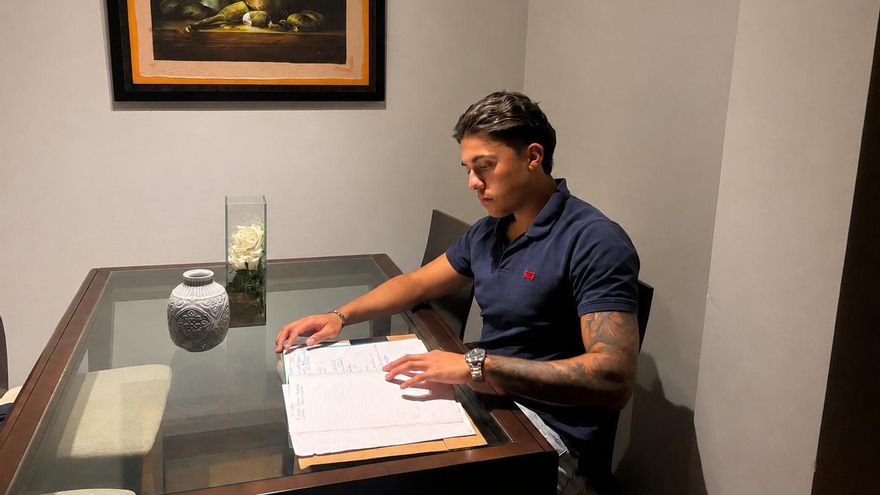 José Manuel Graiño, estudiante de la Universidad de Cantabria, en Laredo.