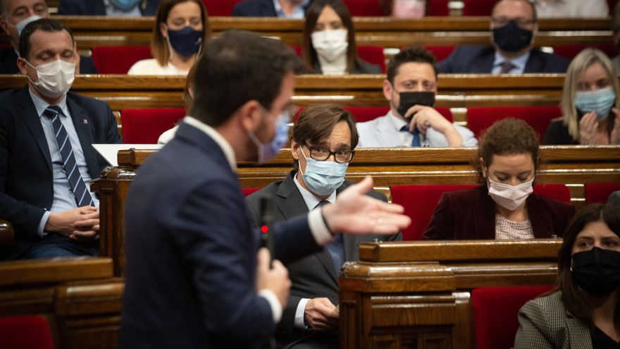 Aragonès inicia la negociación de los Presupuestos con los comuns y aleja el apoyo del PSC