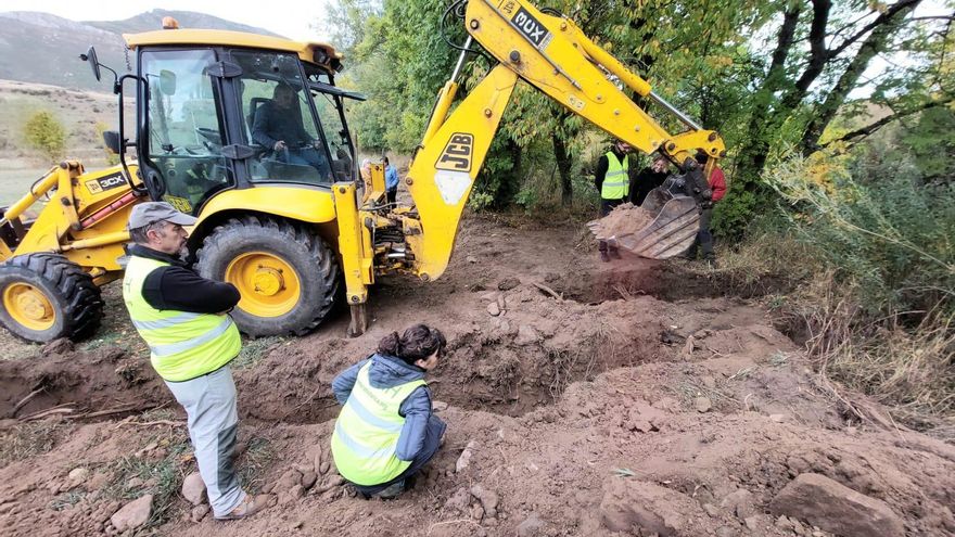 La ARMH busca una fosa común en Candemuela en Babia con cuatro cuerpos: tres hombres y una mujer