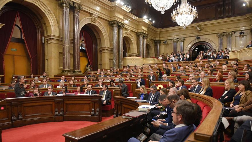El Parlament tramita el decreto contra la compra especulativa de vivienda a la espera del recurso de Junts y PP