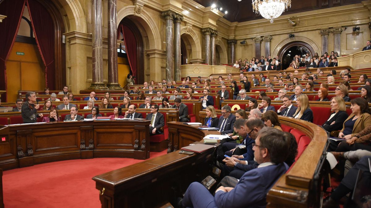 El Parlament de Catalunya aprueba la ley para duplicar la tasa turística