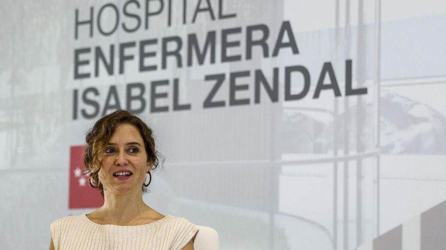 El Gobierno de Ayuso traspasa fondos de Emergencias o servicios sociales para pagar facturas de la sanidad madrileña