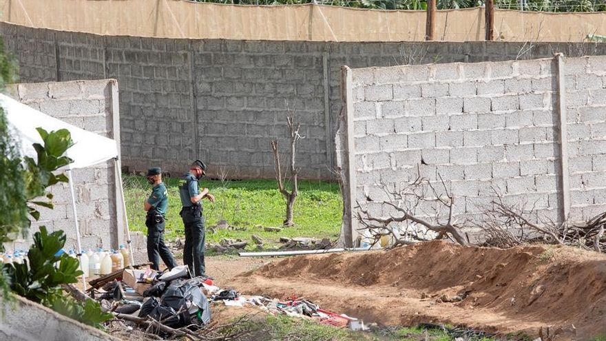 Gáldar guarda un minuto de silencio por la mujer asesinada por su pareja en el municipio