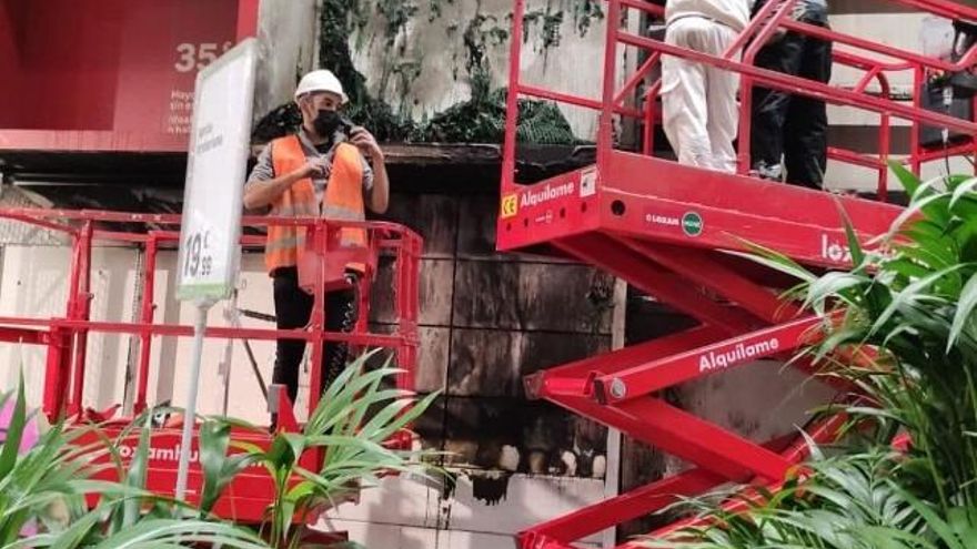 Leve incendio en las instalaciones de Leroy Merlín del parque comercial de La Granja en León. Foto de Mediosleon