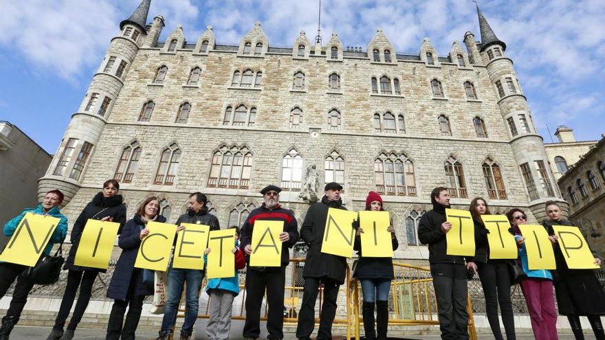 Carlos S. Campillo / Ical. 'Vía Crucis' contra el Tratado Económico y Comercial entre la Unión Europea y Canadá en la capital leonesa.