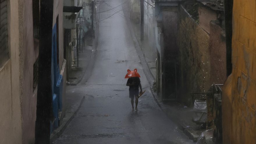 El huracán Melissa baja a categoría 2 a su tramo final por el este de Cuba
