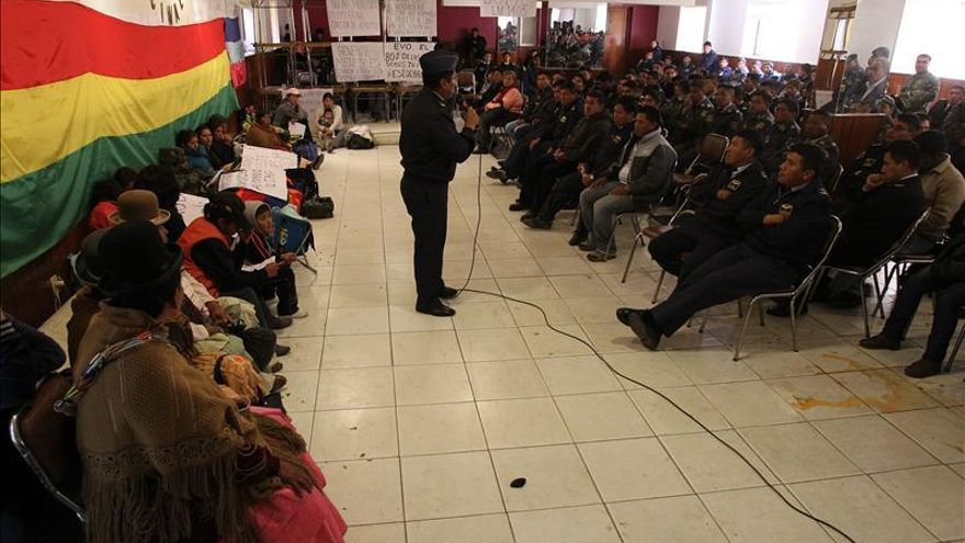 Militares de bajo rango piden a Evo Morales que frene el racismo en las FF.AA.