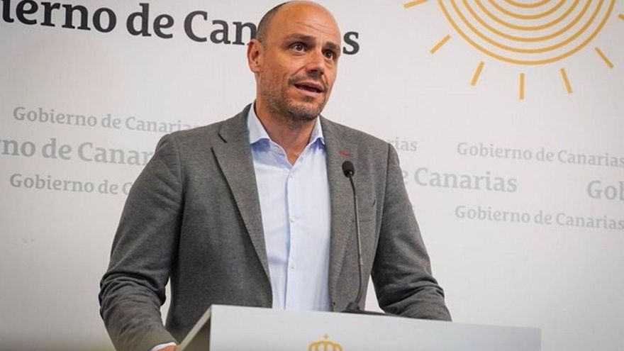 El portavoz del Gobierno canario insiste en que hay "cohesión" pese a las críticas del PP por el apoyo de CC a decretos del Gobierno central