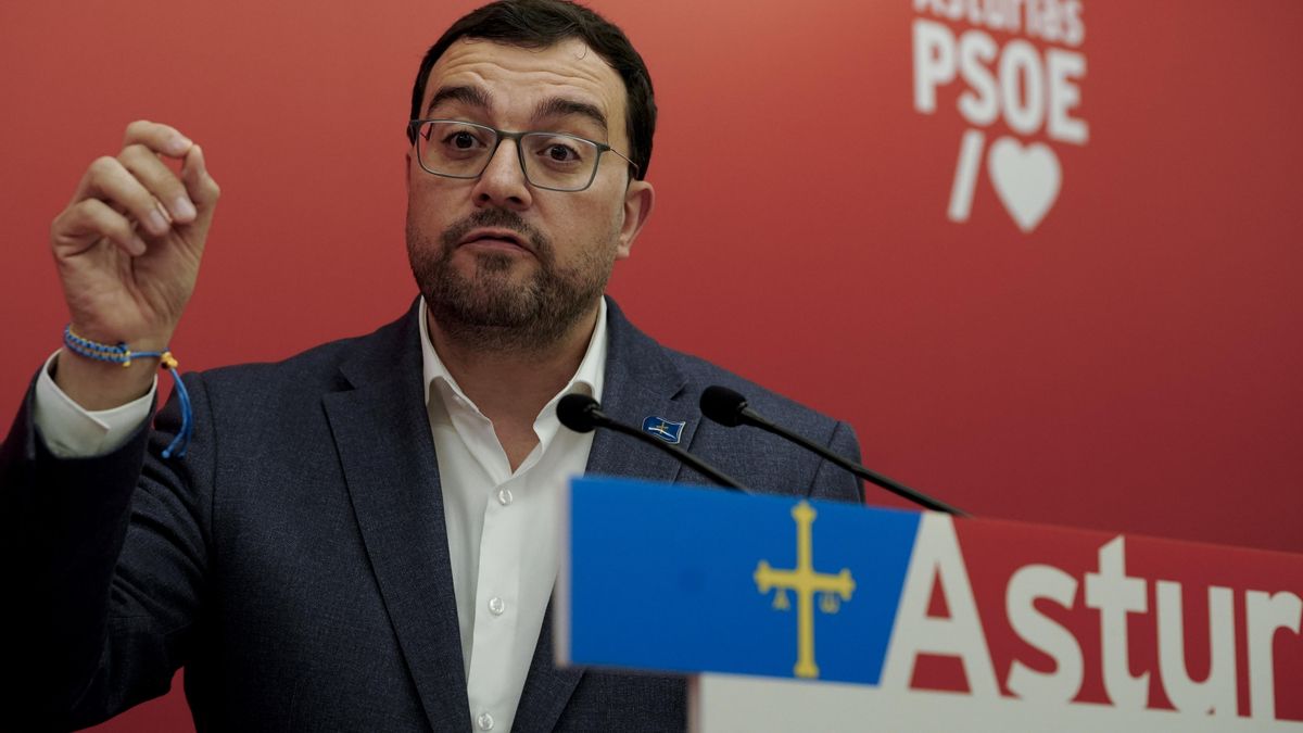 El presidente del Principado, Adrián Barbón, se dirige a los miembros de la Comisión Ejecutiva Autonómica de la FSA-PSOE.