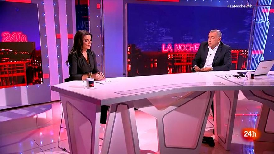 Macarena Olona llamó "machista" a Xabier Fortes por moderar, y él desmintió sus palabras contra RTVE