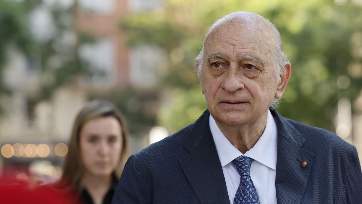 El exministro del Interior Jorge Fernández Díaz a su llegada este jueves a la Audiencia Nacional de Madrid en una imagen de archivo. EFE/ Mariscal