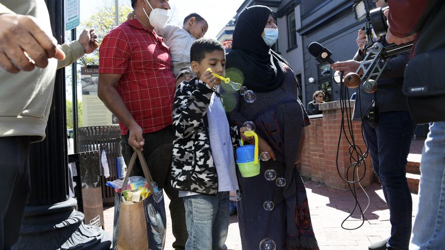 Llega a Washington un tercer autobús con inmigrantes procedente de Texas