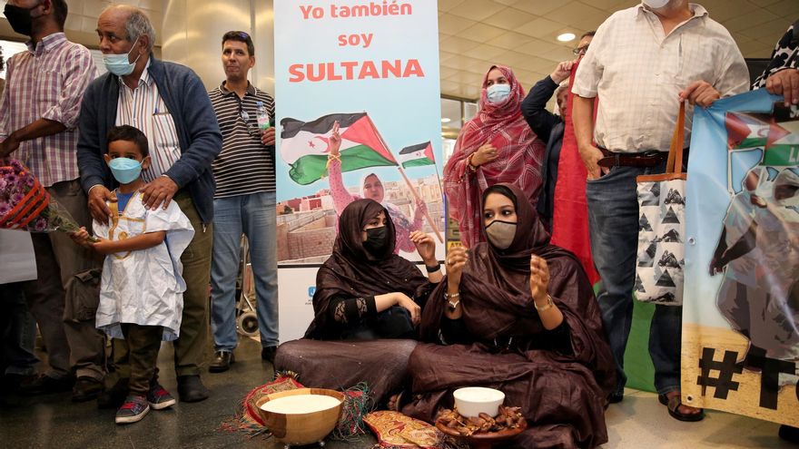Leche, dátiles y arroz con leche como parte del recibimiento a la activista saharaui Sultana Jaya,