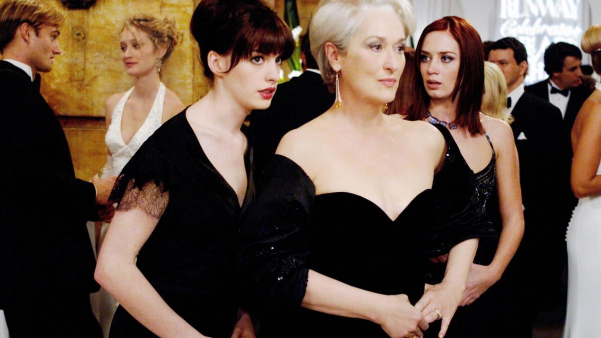 Fotograma de 'El diablo viste de Prada' con Meryl Streep y Anne Hathaway.