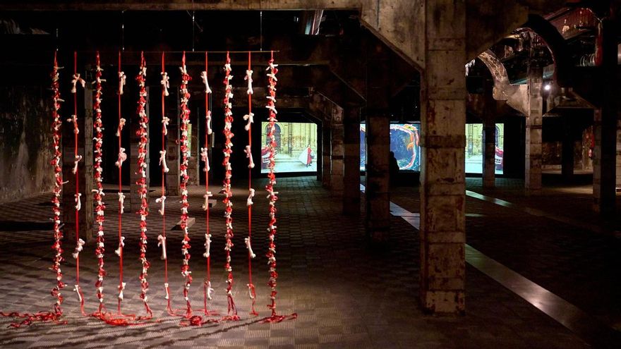 Inicio de la exposición 'Ofertorio' en la Nave 0 de Matadero
