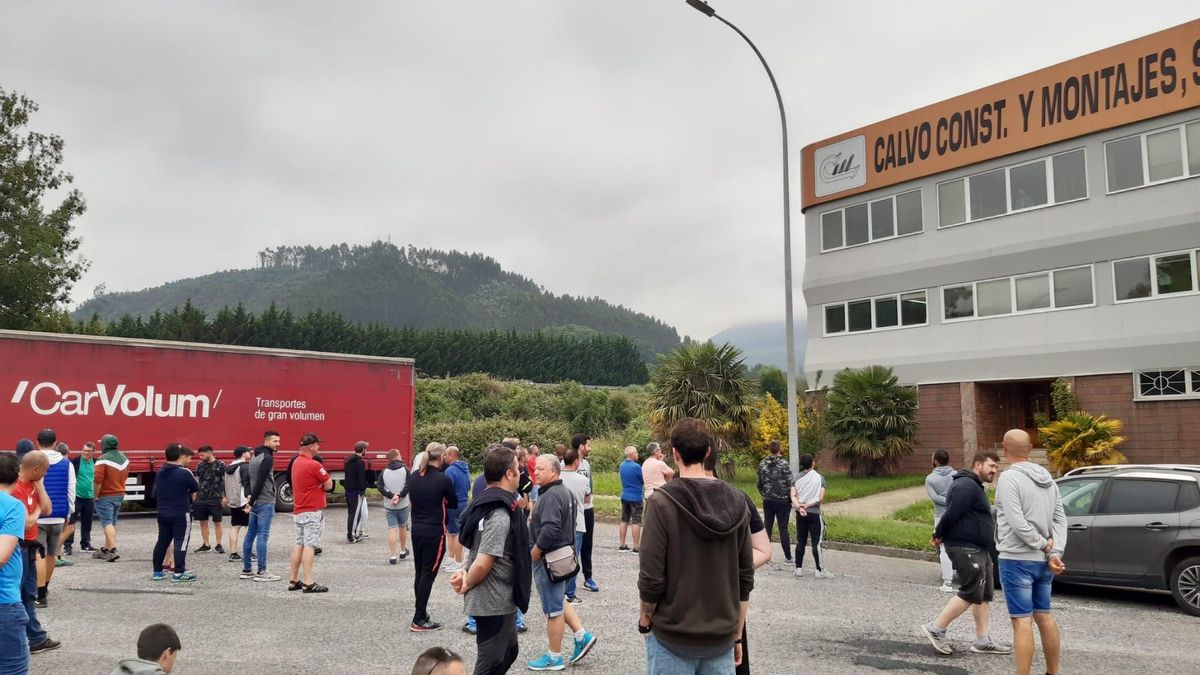 Trabajadores en la 13ª jornada de la huelga del metal