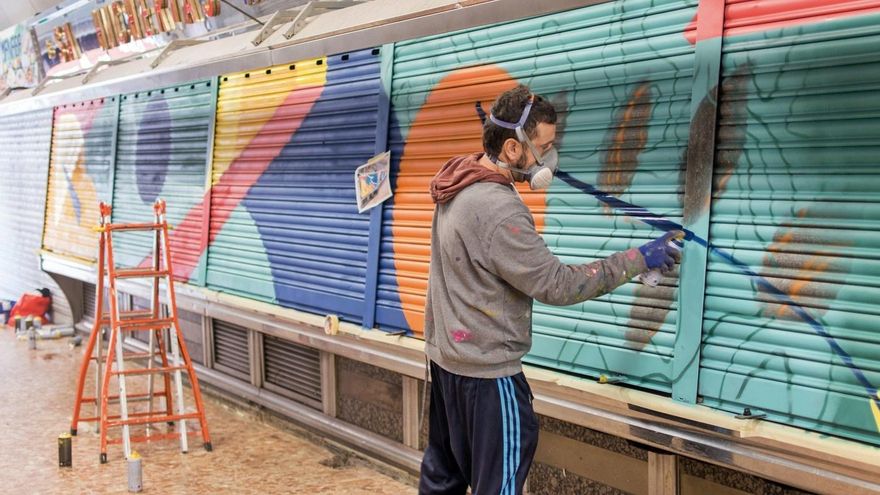 Un momento de la intervención de Artur en Pinta Malasaña 2020