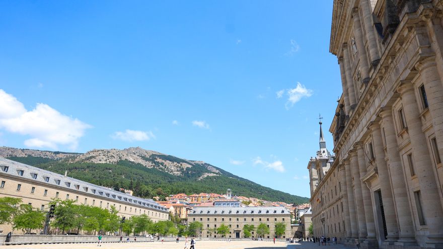 Los evacuados sustituyen a los turistas en El Escorial: "En un rato, tres personas nos ofrecieron su casa"