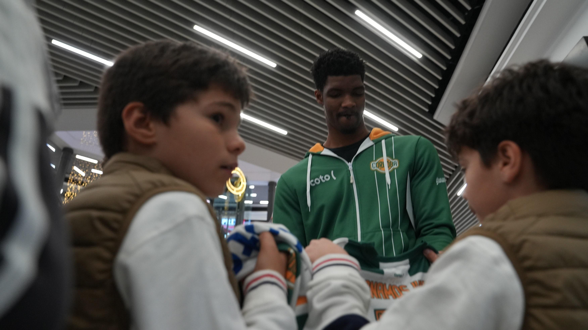 Firma de autógrafos del Coto Córdoba CB.