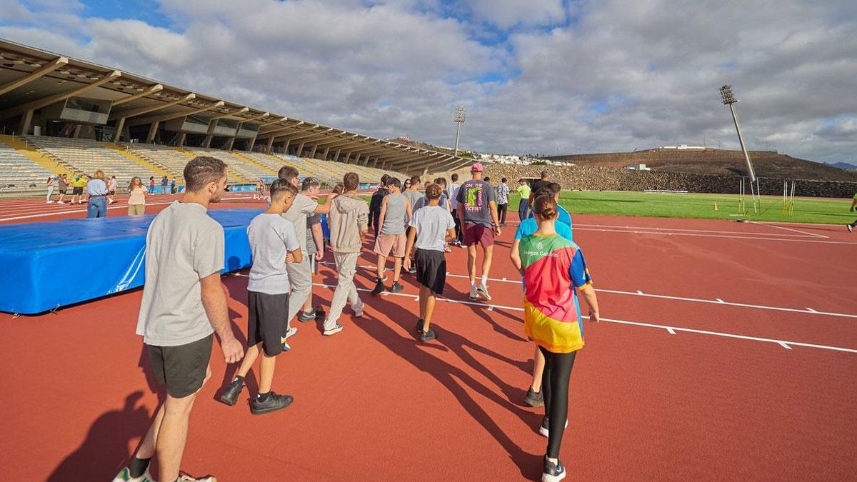 El olímpico tinerfeño Mario Pestano presta su sabiduría a los futuros atletas