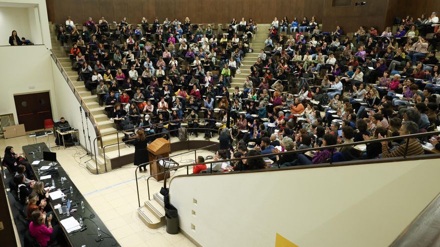 El aula de la facultad de Medicina de la Complutense donde se ha celebrado la mesa.