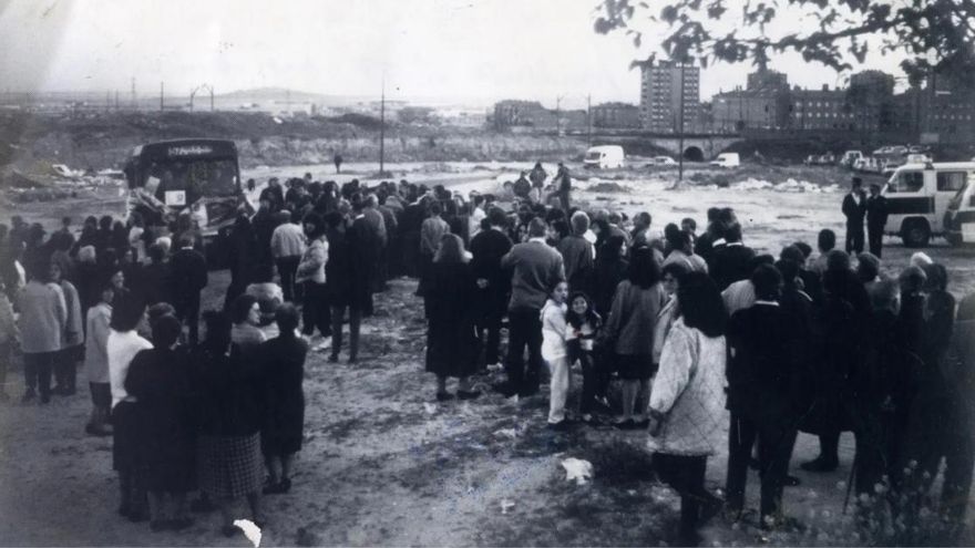 El 47 se encuentra con el 57: protagonistas de las luchas de Torre Baró y Vallecas coinciden en una histórica proyección
