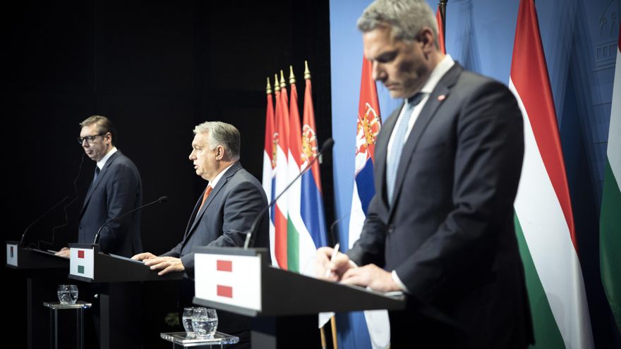 Austria, Hungría y Serbia coordinan las políticas de inmigración y critican a la UE