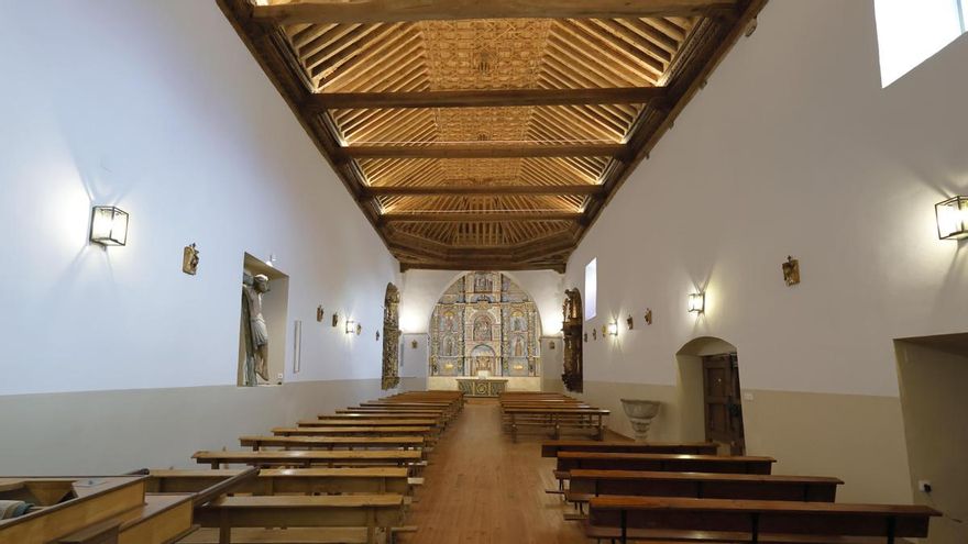 Valcabado del Páramo inaugura su artesonado mudéjar, muestra de la carpintería de armar en la Vía de la Plata