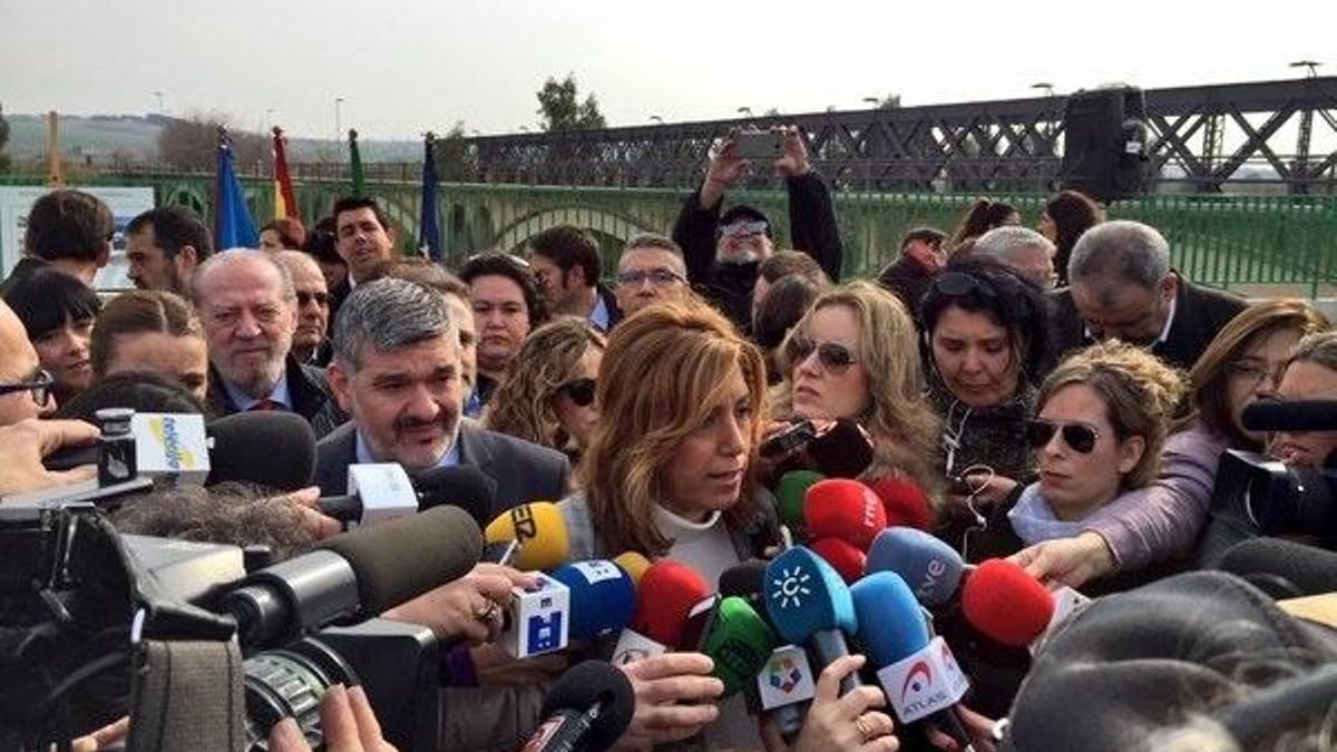 Susana Díaz pide poner a España "por encima de los intereses del PSOE" y se ofrece para "ayudar"