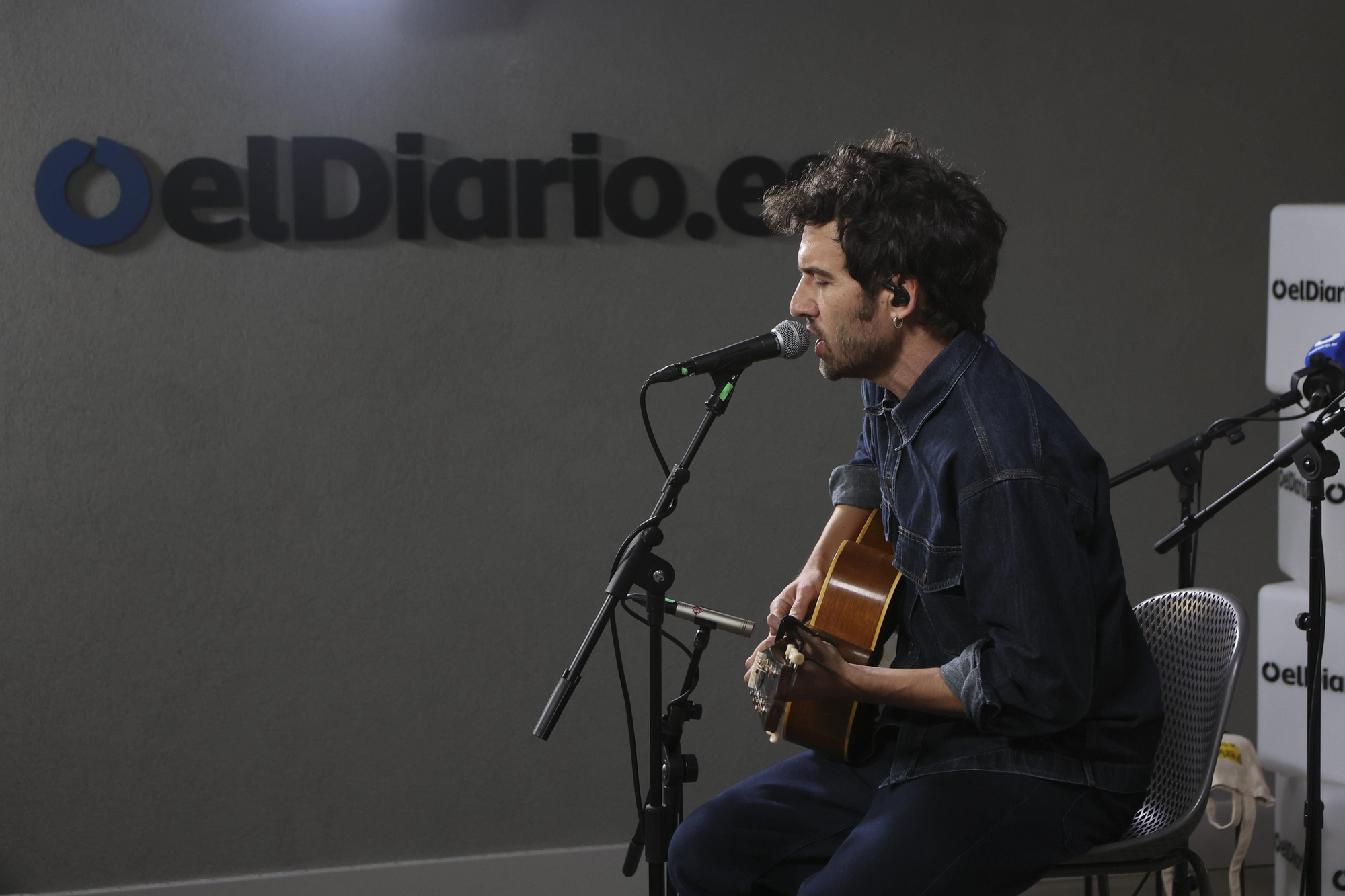 Guille Galván en la redacción de elDiario.es, en imágenes