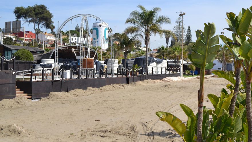 Vivir en Marbella al lado del Opium: "Cuatro meses de infierno y el resto esperando que el Ayuntamiento se dé cuenta de que es ilegal"