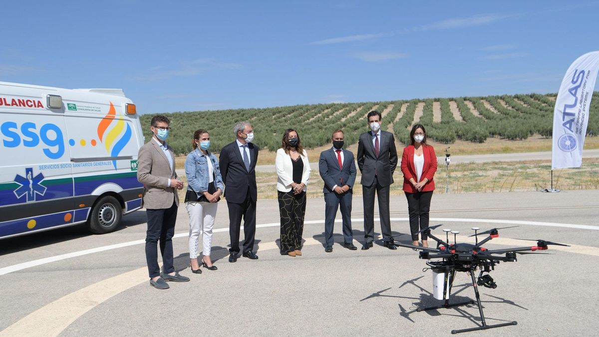 Demostración de asistencia sanitaria con un dron en el centro Atlas.