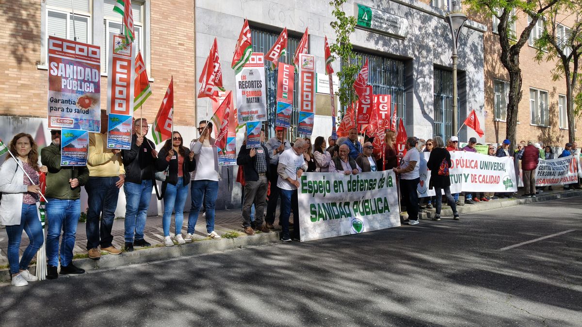 Sindicatos y las Mareas Blancas llaman a la manifestación por la sanidad pública este domingo