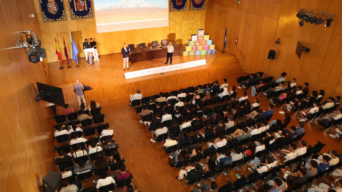 La UPCT da la bienvenida a más de 1.200 nuevos estudiantes, la mayor cifra desde 2013