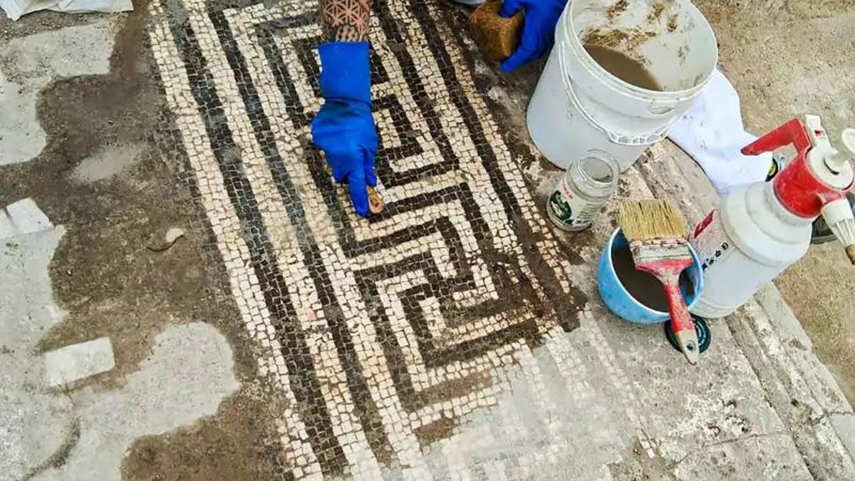 Hallada una villa romana con mosaicos refinados en una excavación ilegal detenida en Roma