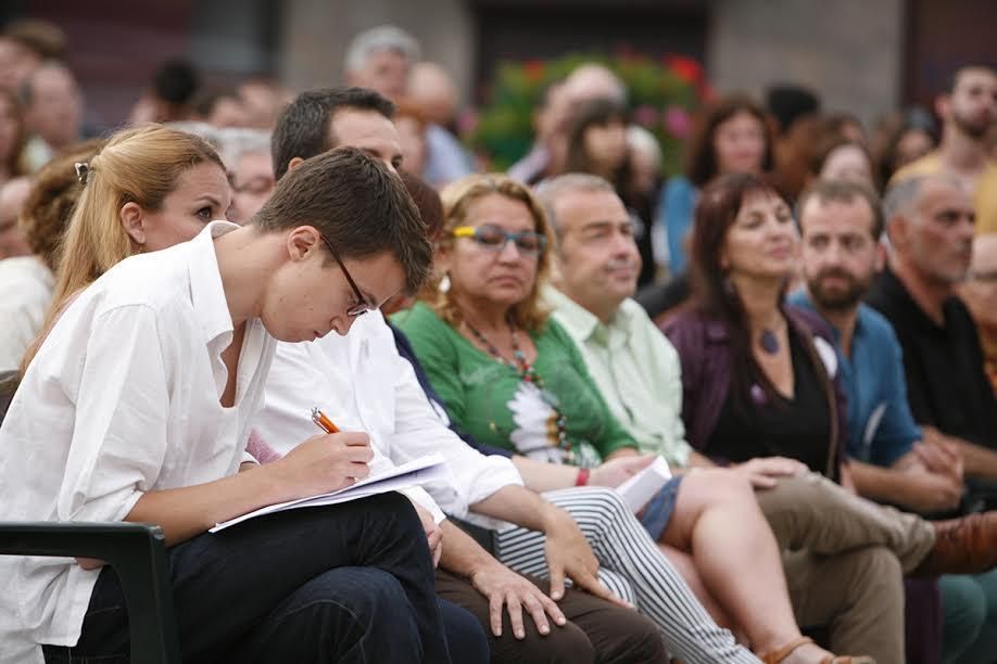 Iñigo Errejón, acompañado de destacados miembros de Podemos en Canarias. (ALEJANDRO RAMOS)