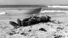 La imagen que abrió los ojos a la tragedia del Estrecho cumple 30 años: "Era la primera vez y ponía los pelos de punta"