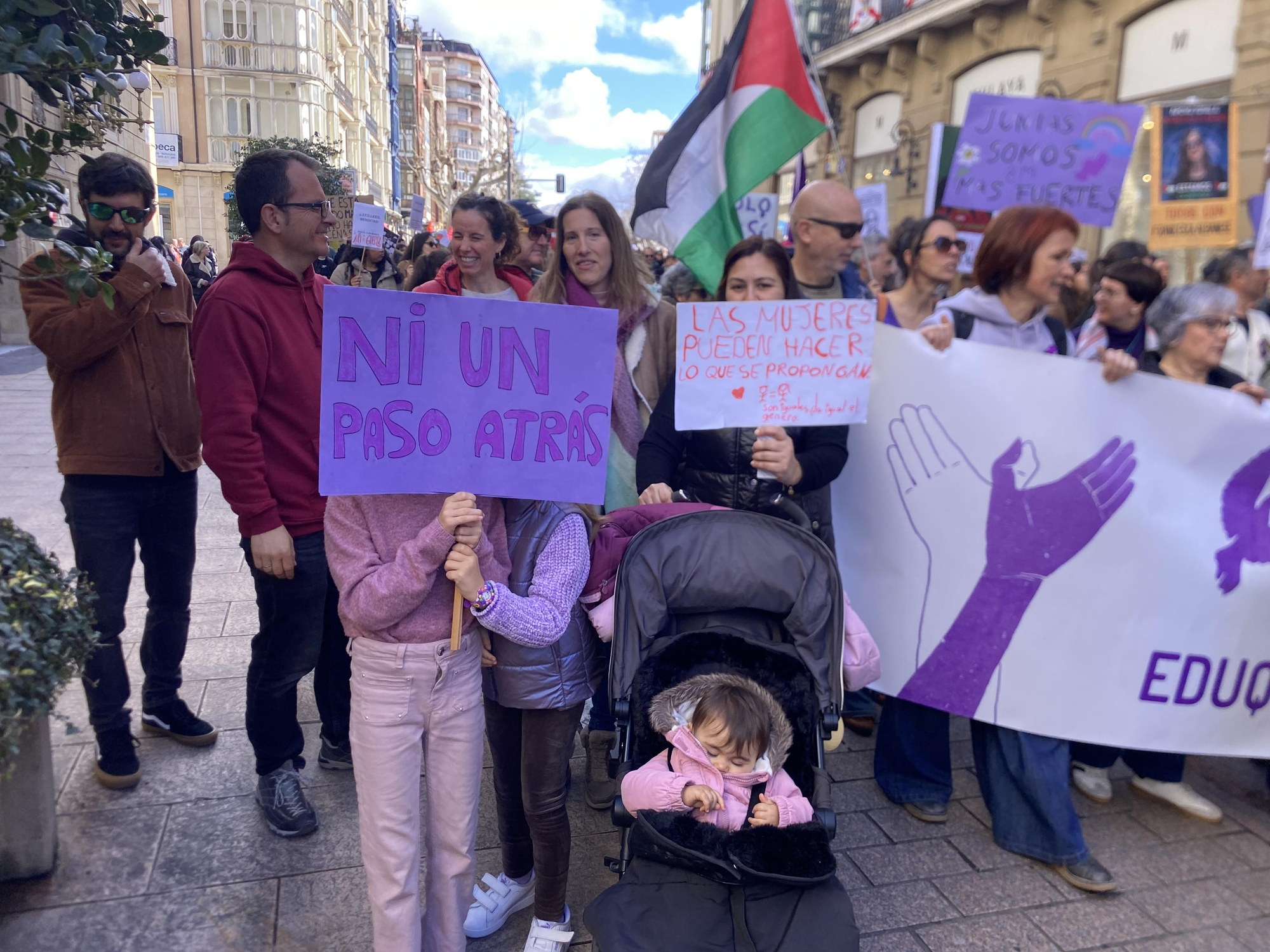 La manifestación de 8M en Logroño, en imágenes