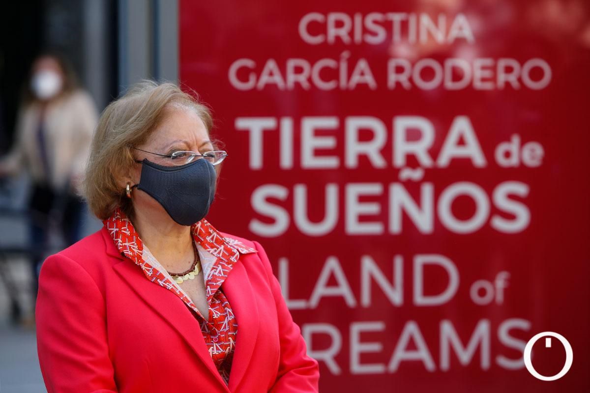 Cristina García Rodero en su exposición de la Bienal de Fotografía en el Bulevar Gran Capitán