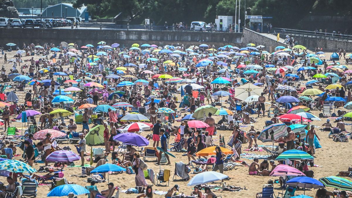 El acusado de hacer 8.000 fotos a niños desnudos en playas de Santander y crear pornografía con IA será juzgado el jueves
