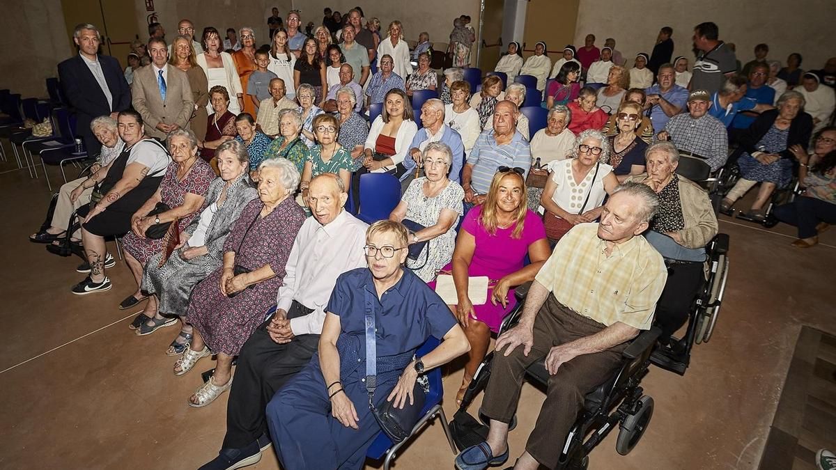'Memoria y paz' reconoce a 60 supervivientes de la batalla de Belchite en un emotivo homenaje