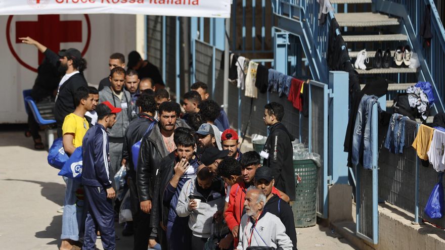 Unos 14.00 migrantes llegan a Lampedusa en 24 horas y el Geo Barents rescata a otros 303