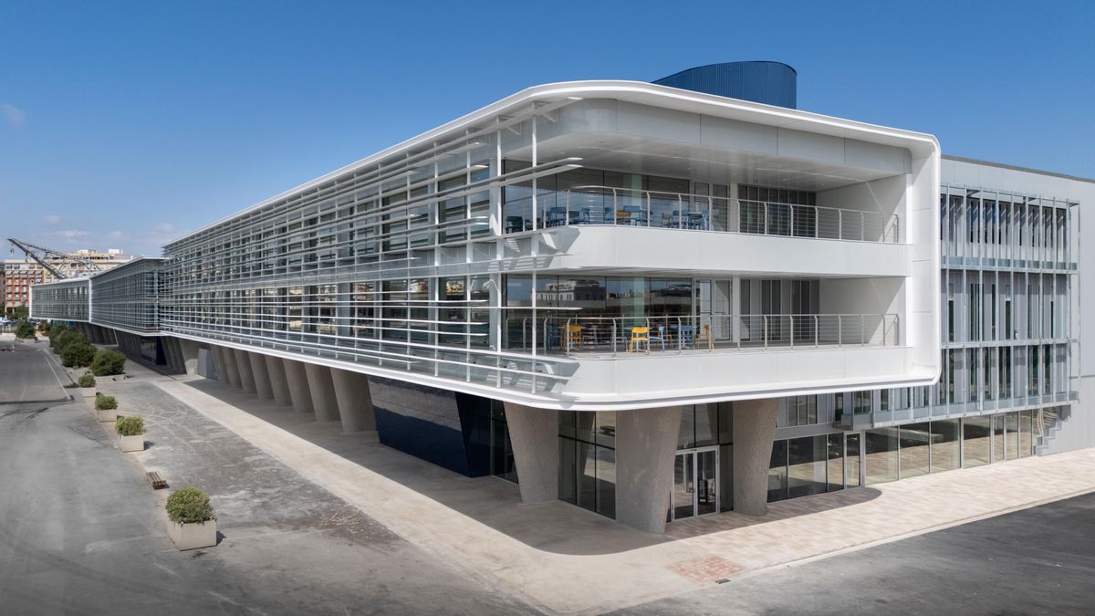 Marina de Empresas duplica su capacidad con el estreno de su nuevo edifico en la antigua base del Alinghi
