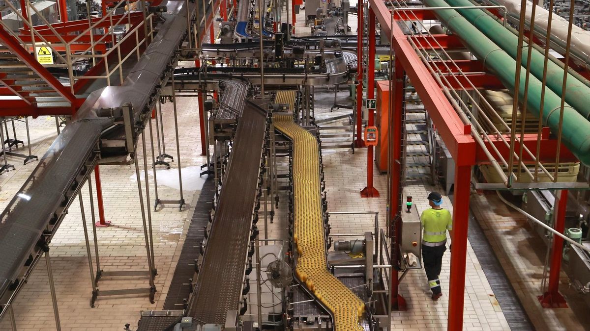Interior de las instalaciones de Coca-Cola en La Rinconada.