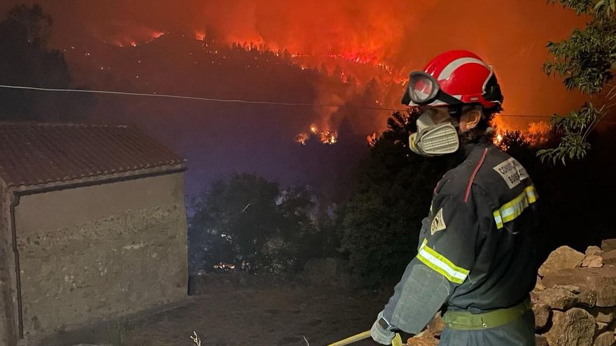 Los incendios de Bejís y Vall d'Ebo arrasan ya 15.000 hectáreas y siguen sin control a la espera de las posibles lluvias