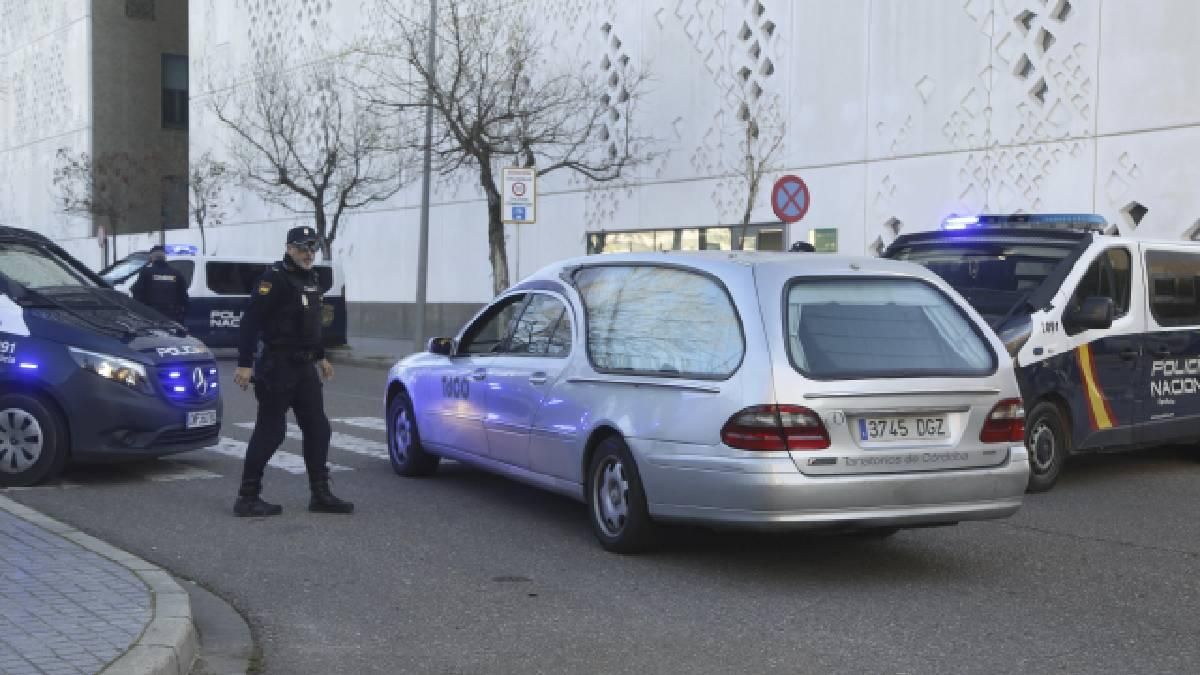 Trabajos de la Policía Científica y la UME en la Ciudad de la Justicia