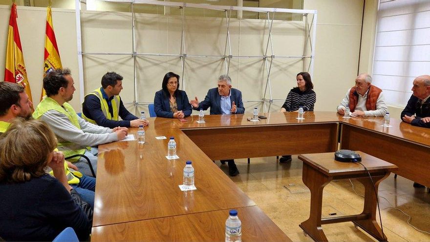 El consejero de Agricultura de Aragón, de Vox, invita a los agricultores a "mantener la tensión" y el PP lo respalda