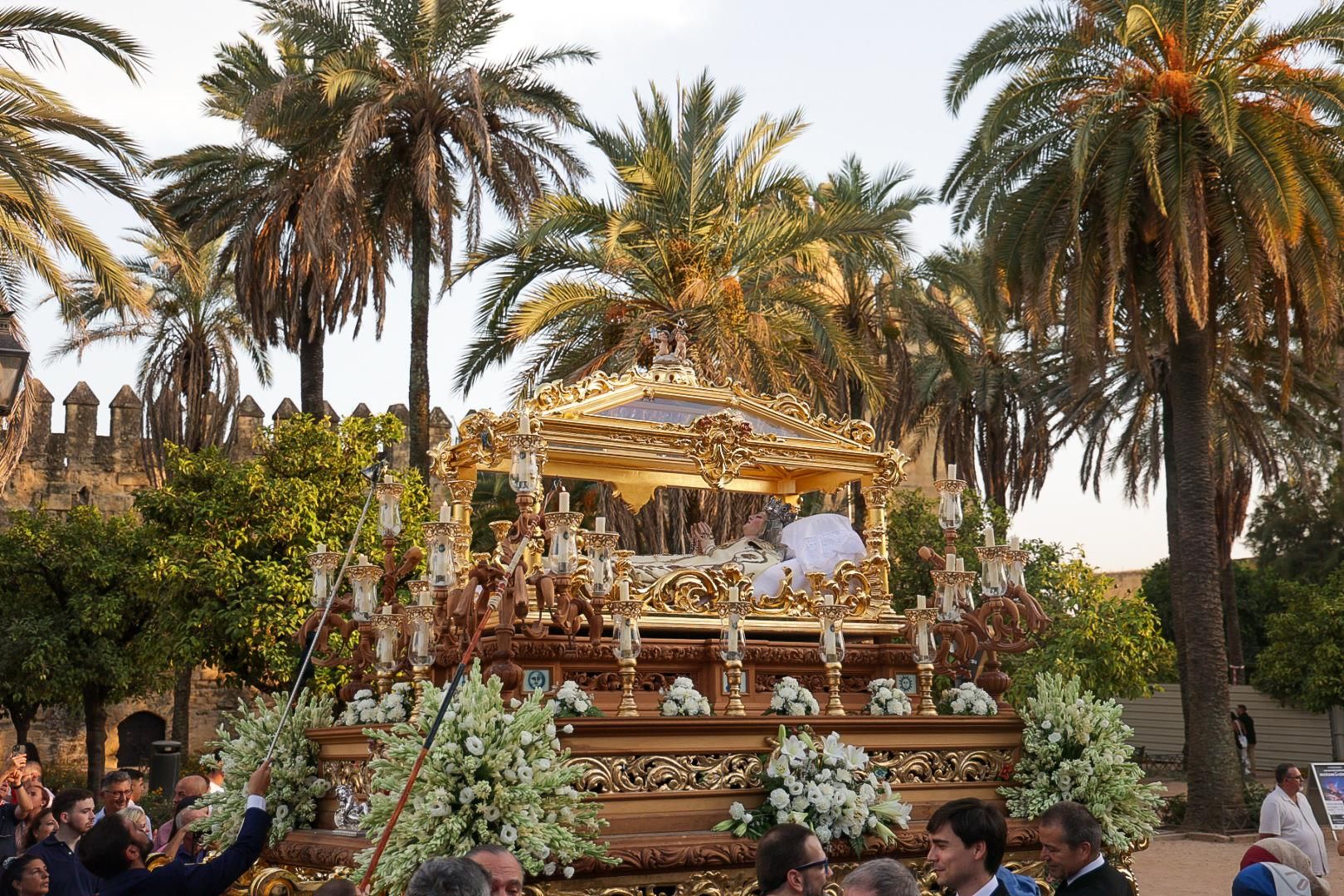 La procesión de la Virgen del Tránsito de Córdoba, en imágenes